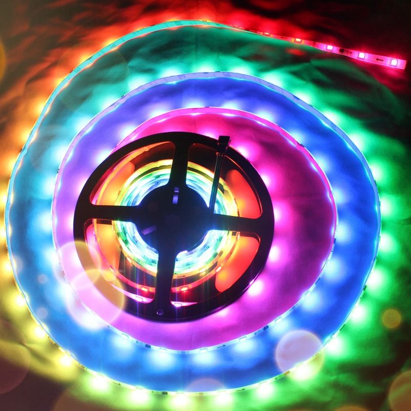 WS2812B फ्लेक्सिबल LED स्ट्रिप लाइट RGB 5050SMD व्यक्तिगत एड्रेसेबल 16.4FT 60Pixels/M 300Pixels ब्लैक PCB फुल कलर